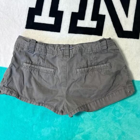 Y2K PINK 2008 Low Rise Trouser Shorts - Picture 3 of 7